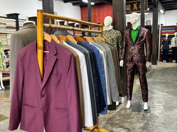 The Ultimate Guide to Bespoke Suits in Hoi An